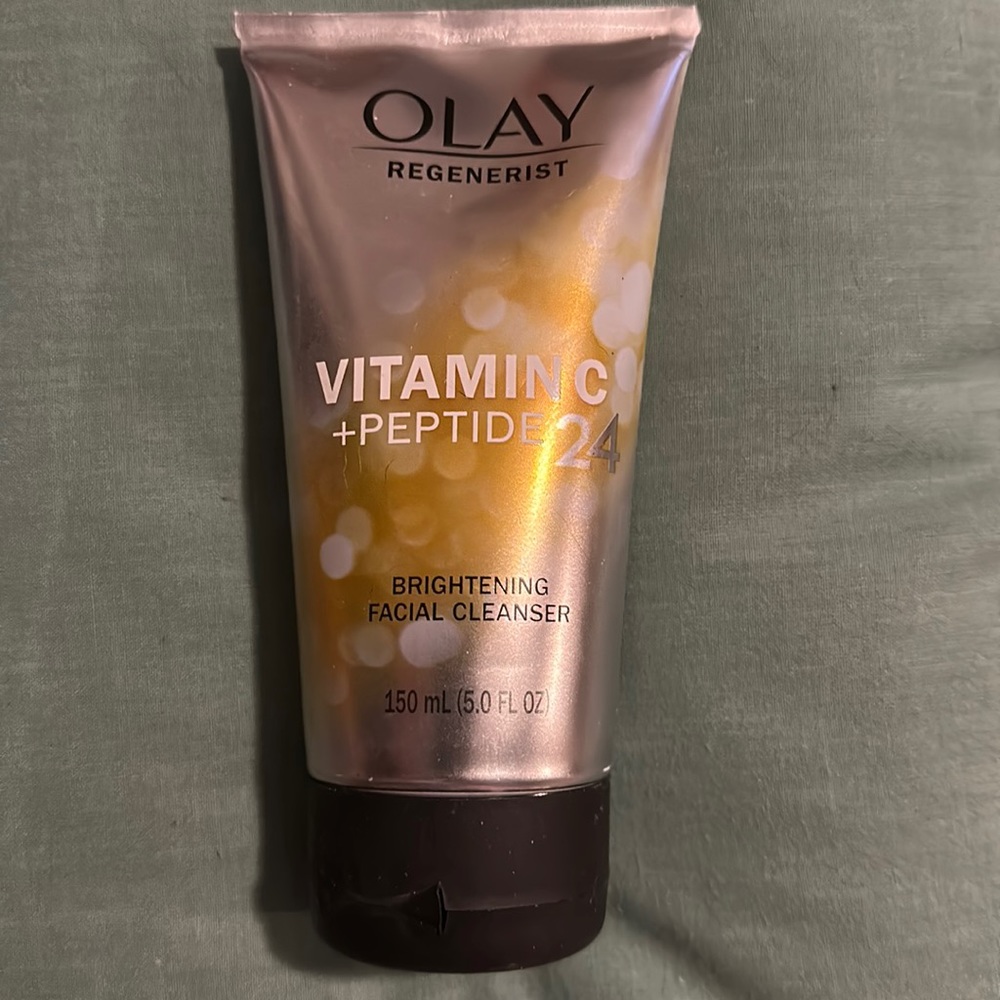 Brand new Vitamin C Peptide Brightening Cleanser